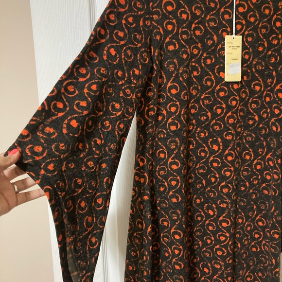 Cute patterned Black n Red dress - Picture 2 of 7